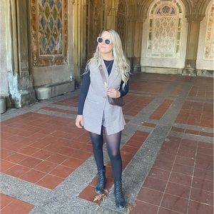 Meet your Posher, Julia